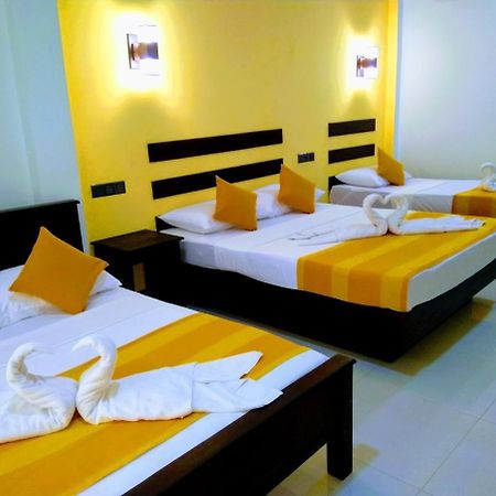 Amron Resort Sigiriya Esterno foto