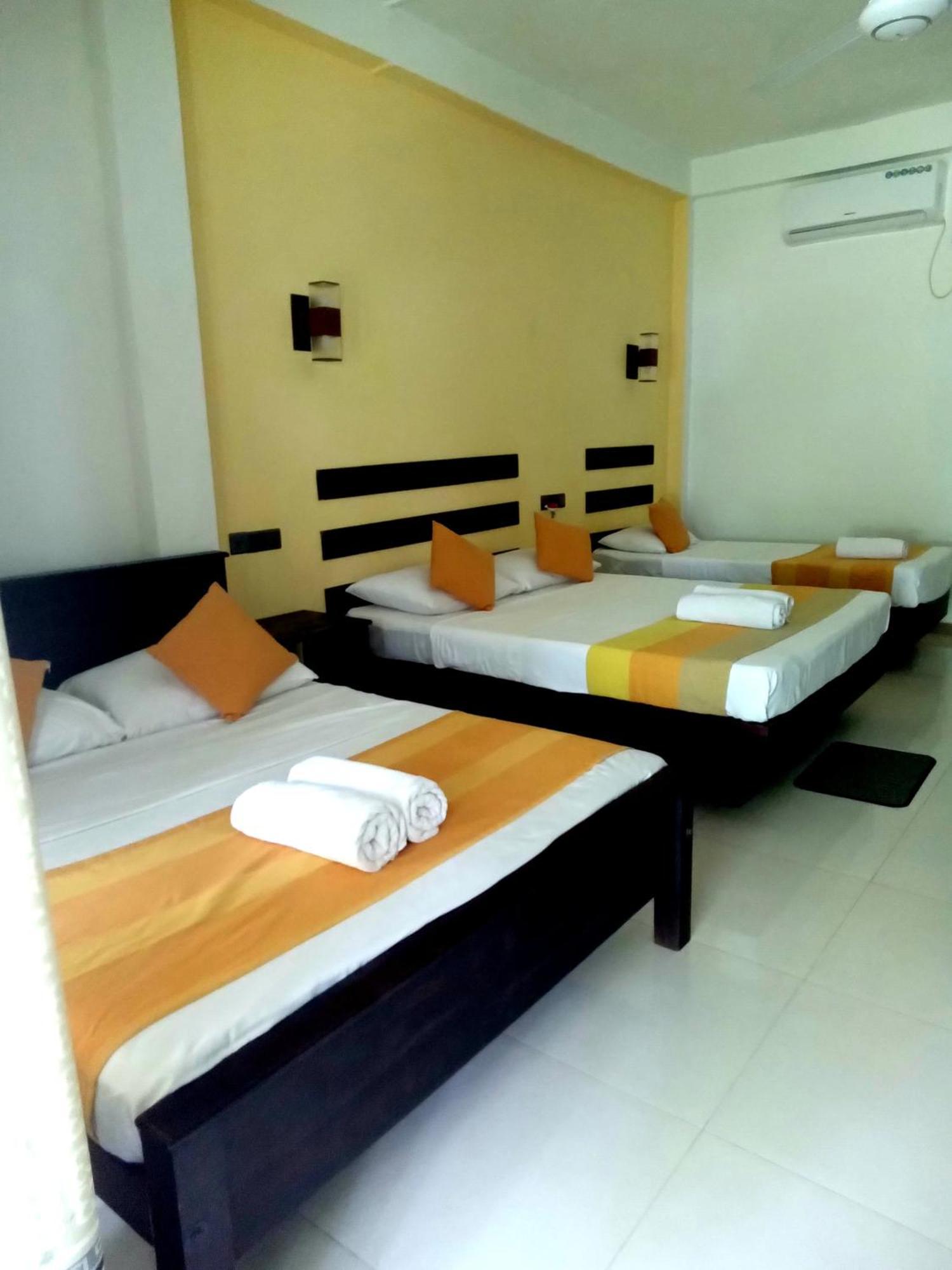 Amron Resort Sigiriya Esterno foto