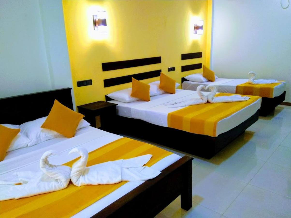 Amron Resort Sigiriya Esterno foto